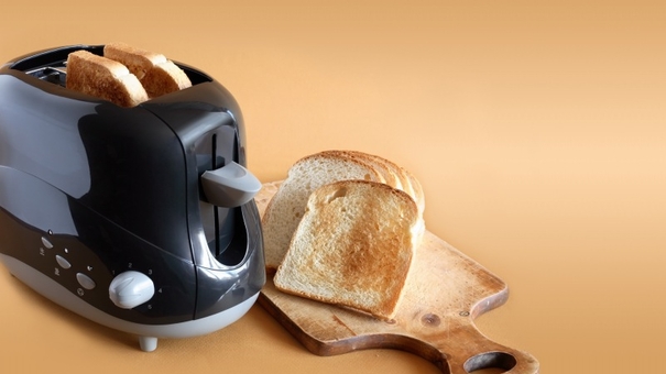 https://www.wisebread.com/files/fruganomics/imagecache/605x340/blog-images/toaster-4195439-small.jpg