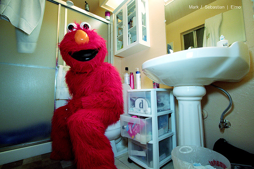 elmo toilet